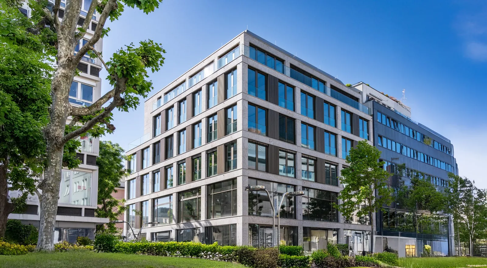 Exterior view of the building at Königstraße 35